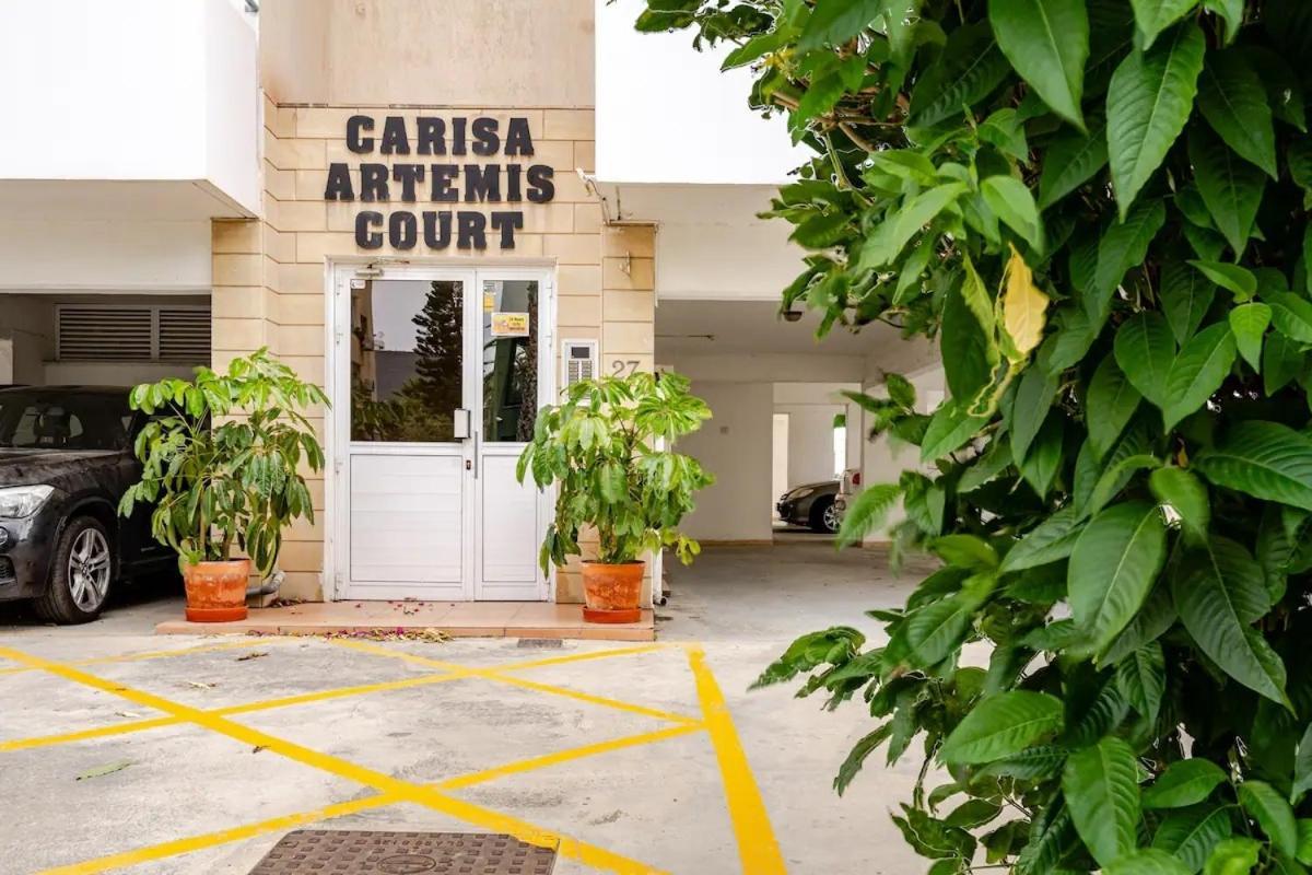 Carisa Downtown With Rooftop Pool لارنكا المظهر الخارجي الصورة