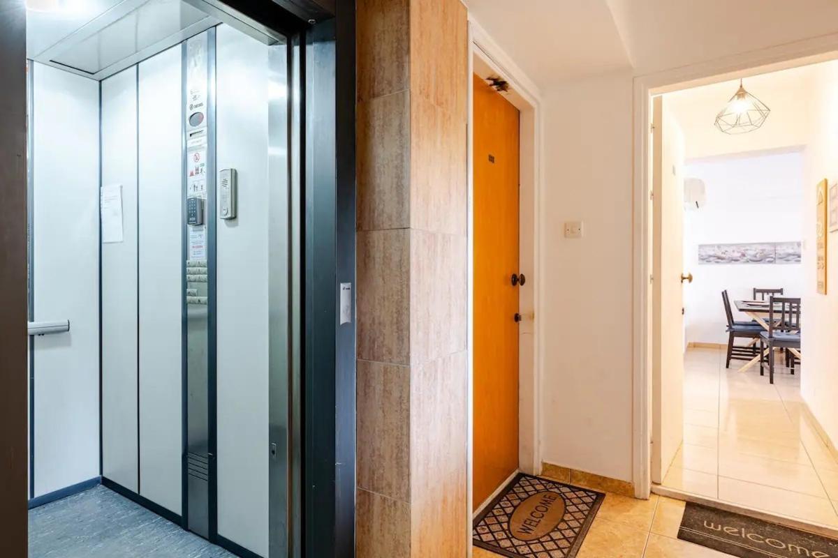 Carisa Downtown With Rooftop Pool لارنكا المظهر الخارجي الصورة